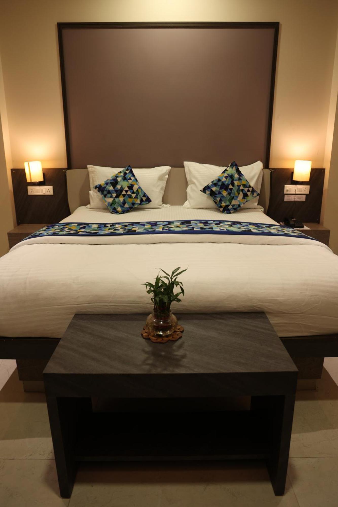 Hotel Pinaka Inn Lucknow Exterior foto